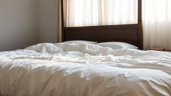 Découvrez comment une couette lourde améliore le sommeil